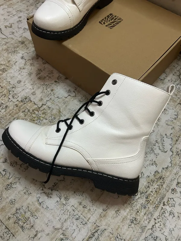 Arizona Jean Company white combat boots - Image 3