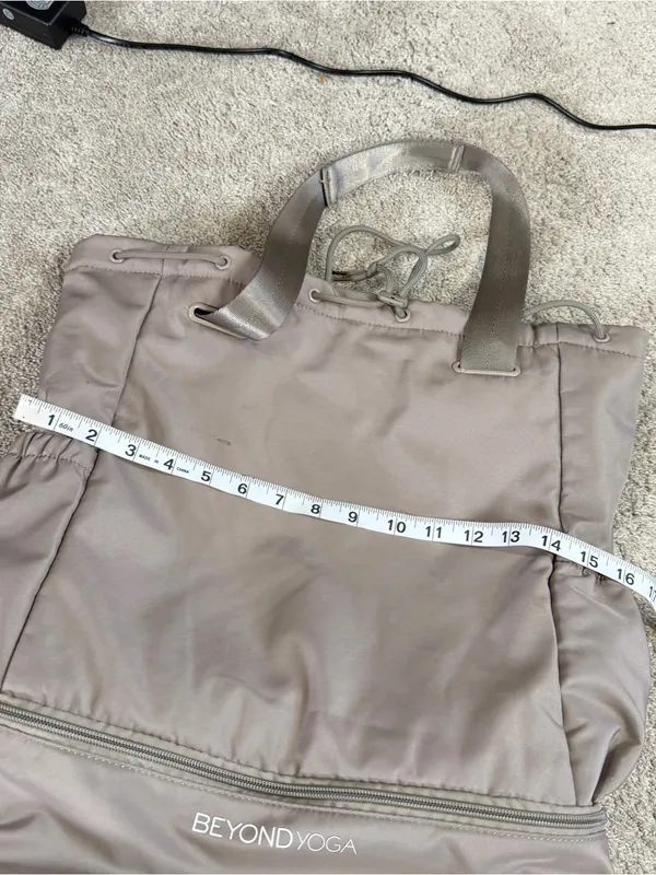 Beyond Yoga Women’s Nylon Convertible Gym Bag Drawstring Cinch Top in Gray - Image 12
