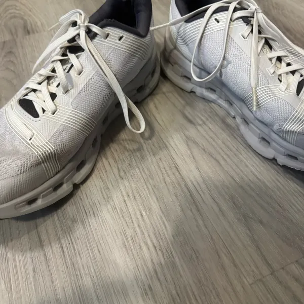 On Cloud Size 9 - On Cloudgo White/Glacier Running Shoes - Image 5