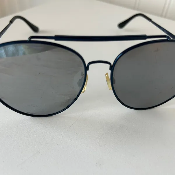 Quay Blue Aviator Sunglasses - Image 5