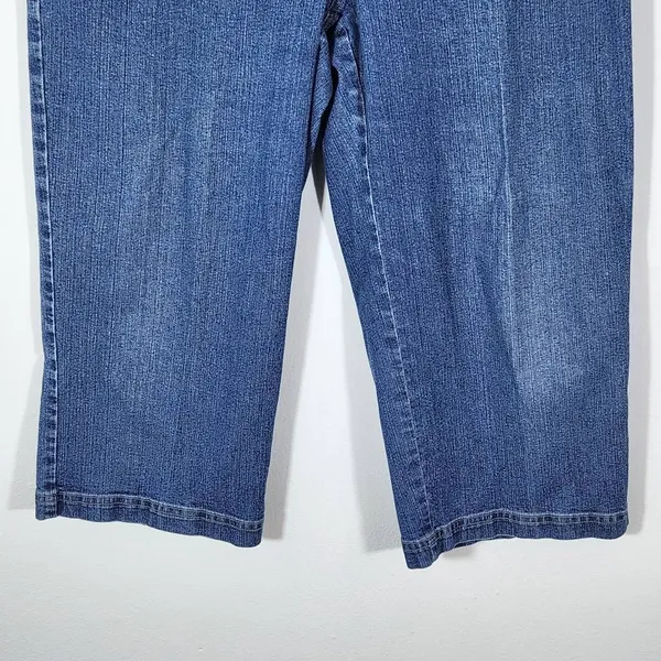 Erika Vintage Cropped Wide Leg Capri Jeans Size 12 Vintage Mom Jeans - Image 3