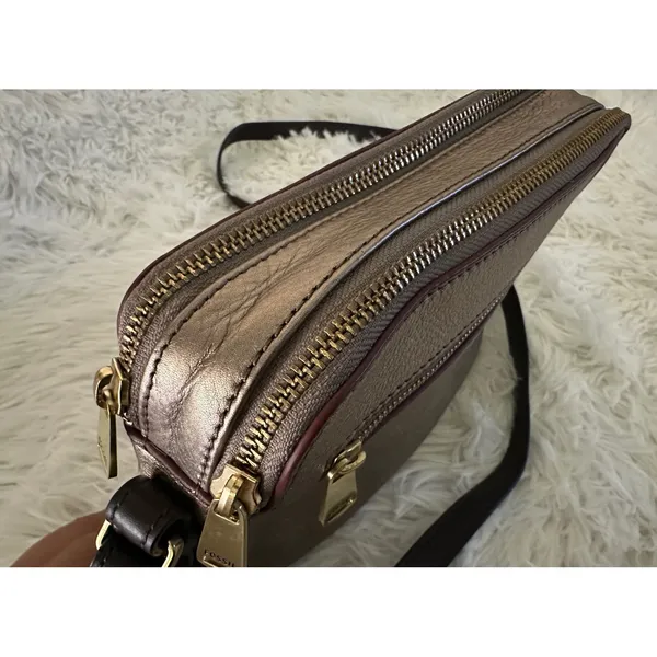 Fossil Piper Toaster‎ leather crossbody bag in a metallic taupe/bronze - Image 11