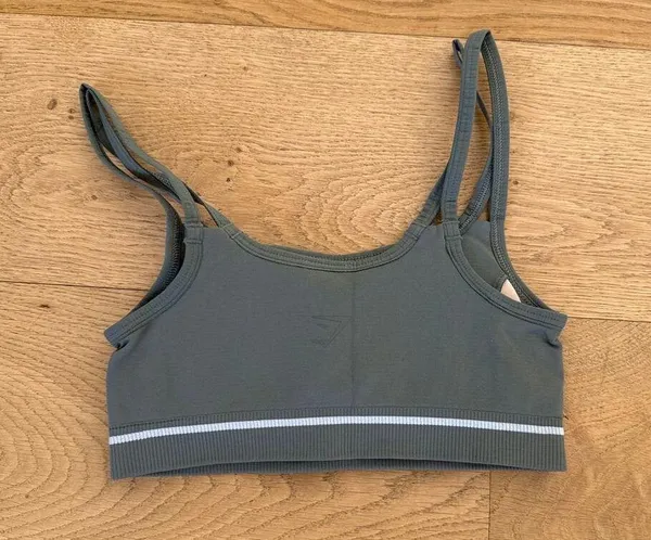 Gymshark - Contrast Seamless Sports Bra in Green & White - Image 2