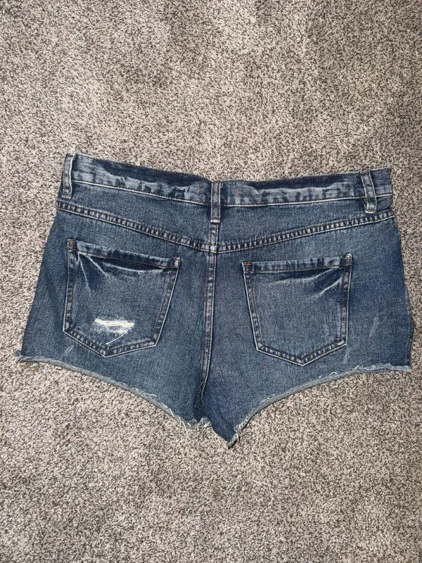 Free People Women's Distressed Button Fly Denim Cut Off Shorts Size 29 - Image 3