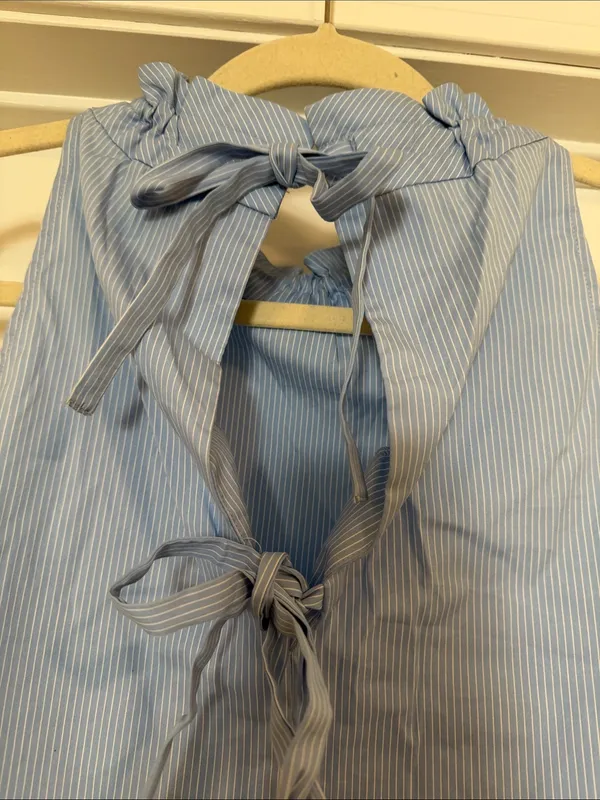 Ann Taylor Blue Pinstripe Sleeveless Ruffle-Neck Shell - Image 8