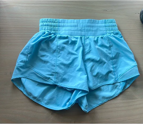 Lululemon Hotty Hot High-Rise 2.5" - Image 4