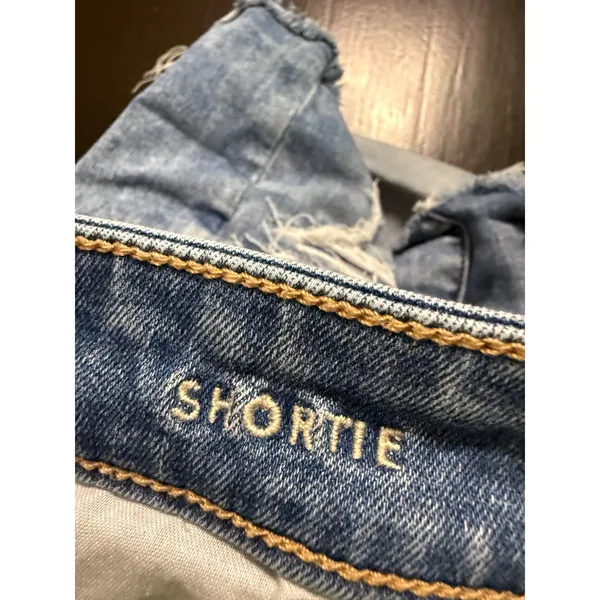 American Eagle Shortie High Waisted Distressed Denim Shorts Light Wash Blue Sz 8 - Image 4