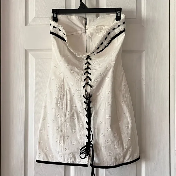 With Jéan Sabrin Dress - Image 4