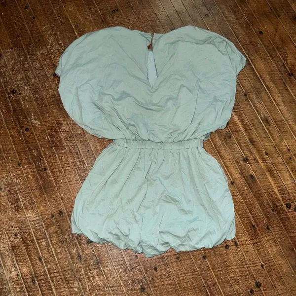 Grey Lab Los Angeles loungewear sage green comfy casual XS romper - Image 5