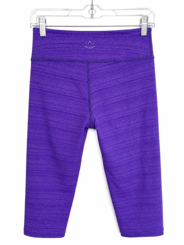 Beyond yoga purple cropped capri leggings small - Image 2