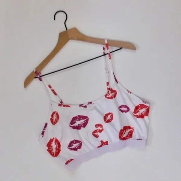 NEW!! HOT LIPS Lipstick Kiss Cropped Loungewear Two Piece Set Top Shorts XXL 2XL - Image 3