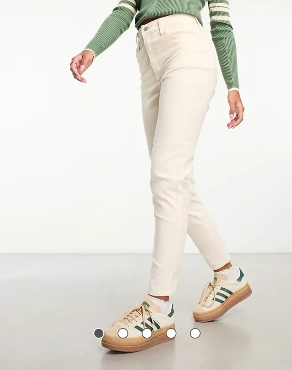 Levis High Waisted Mom Jean in Cream Cord - Image 2