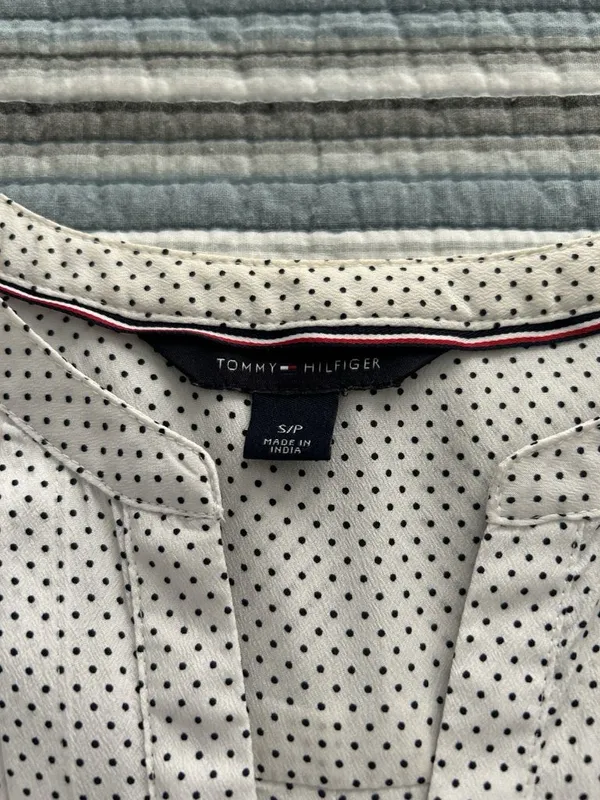 Tommy Hilfiger Split Neck Cap Sleeve Pleated Front Top White /Black Polka Dots S - Image 4