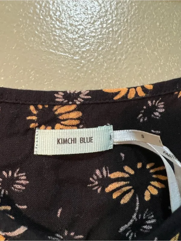 Kimchi Blue Women's Size Small Cropped Tank Top Black Yellow Daisy Floral Square - Image 7