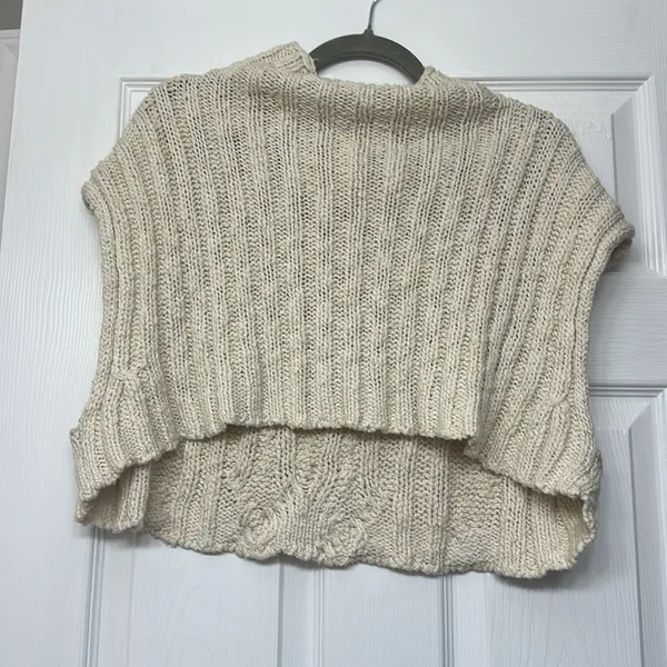 Women's Cable Knit Sweater Vest - Cream Cropped - Image 3