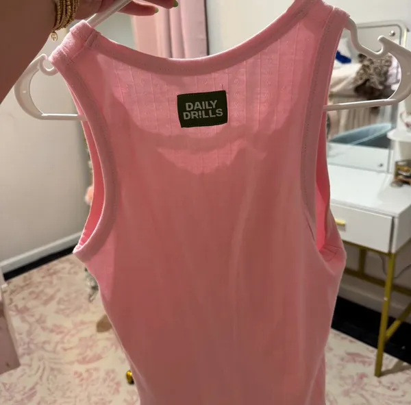 NEVER WORN! I just took the tags off! I got the wrong size? Daily drills! Size M/L - Image 2