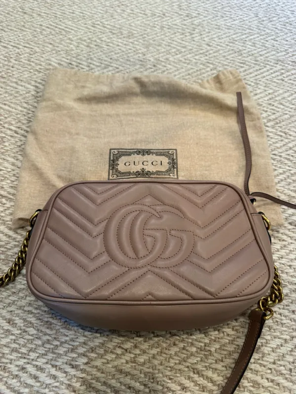 Like New! Gucci GG Marmont 2.0 Lion Trap Chevron Handbag Dusty Pink - Image 6