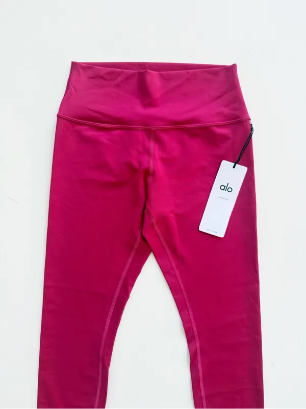 NWT Alo Yoga 7/8 High Waisted Airlift Leggings - Lipstick Red Size Large - Image 3