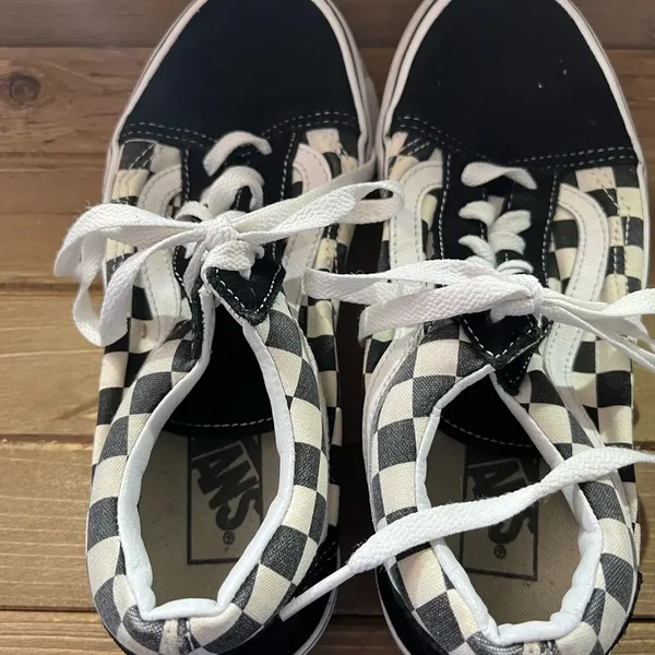 Vans checkered low black and white women and men. Women size 7 men size 5.5 Rm5 - Image 4