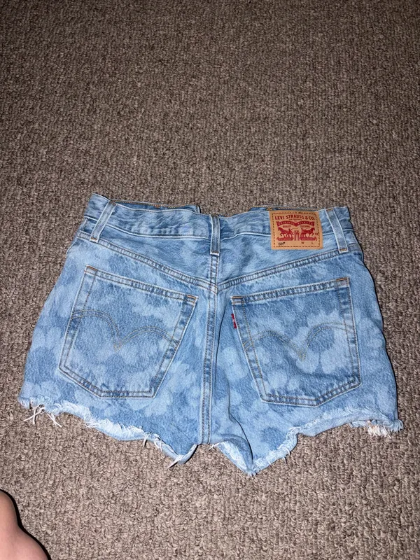 Levi’s 501 Denim Shorts Floral Wash - Image 3