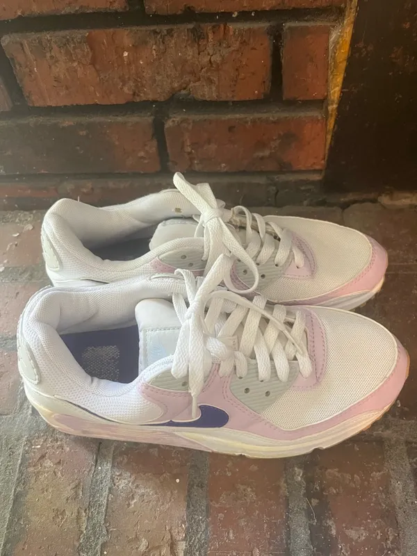 Nike Air Women's White and Light Pink Sneakers size 8.5 (Rm85) - Image 2