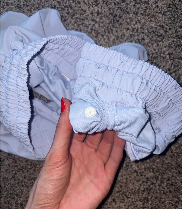 Lululemon Shorts Hotty Hot - Image 3
