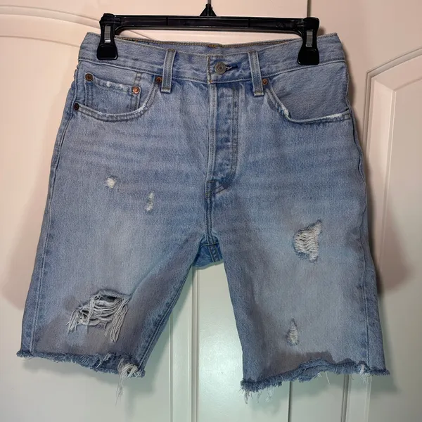 Levi's 501 High Rise Slouch‎ Denim Shorts in Slouch Around Distressed Womens 27 - Image 2