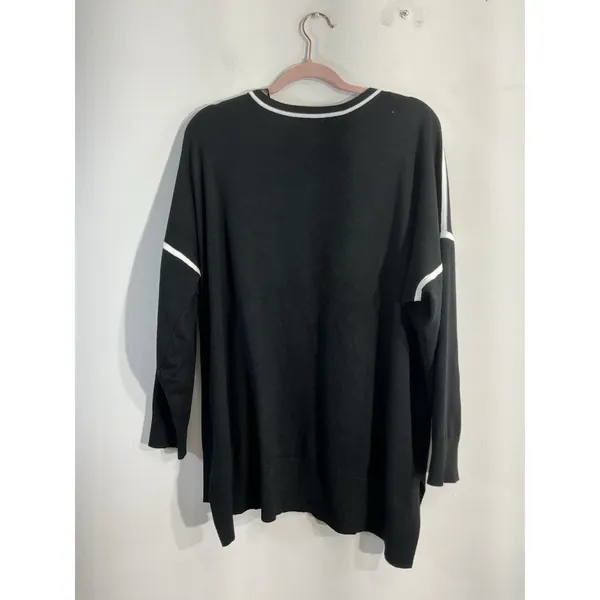Womans Grace The Perfect Fir Woman 2x Black White Pullover Long Sleeve Sweater - Image 2