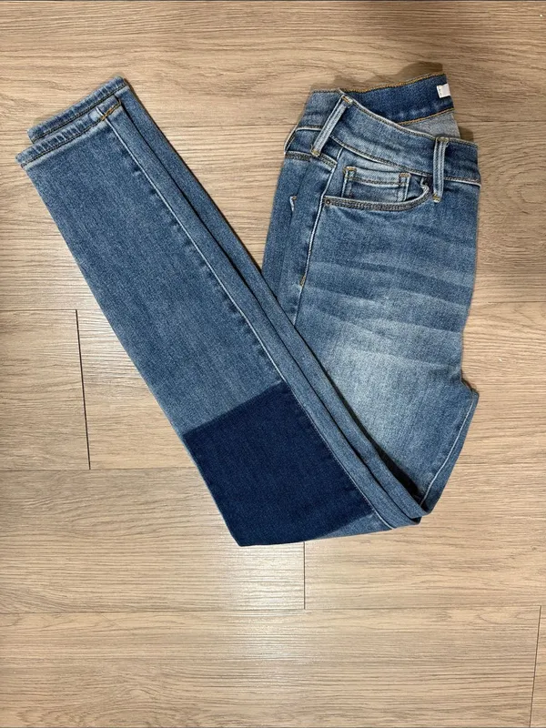 PACSUN High Rise Jegging in Medium Blue with Dark Patch Size 25 - Image 8
