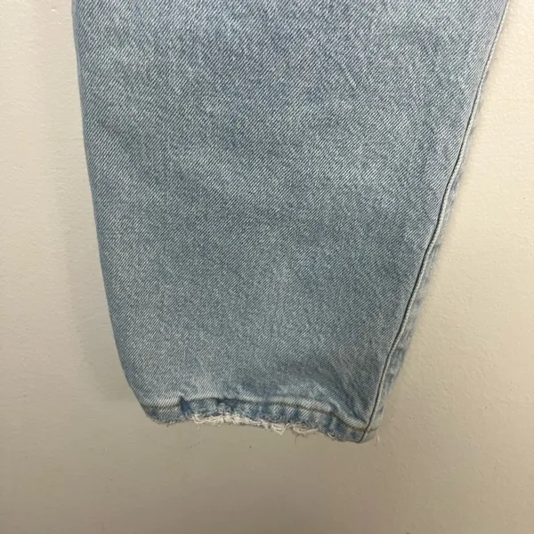 Good American Good Girlfriend Petite Jeans Women 6 28 Light Blue Denim Soft - Image 4