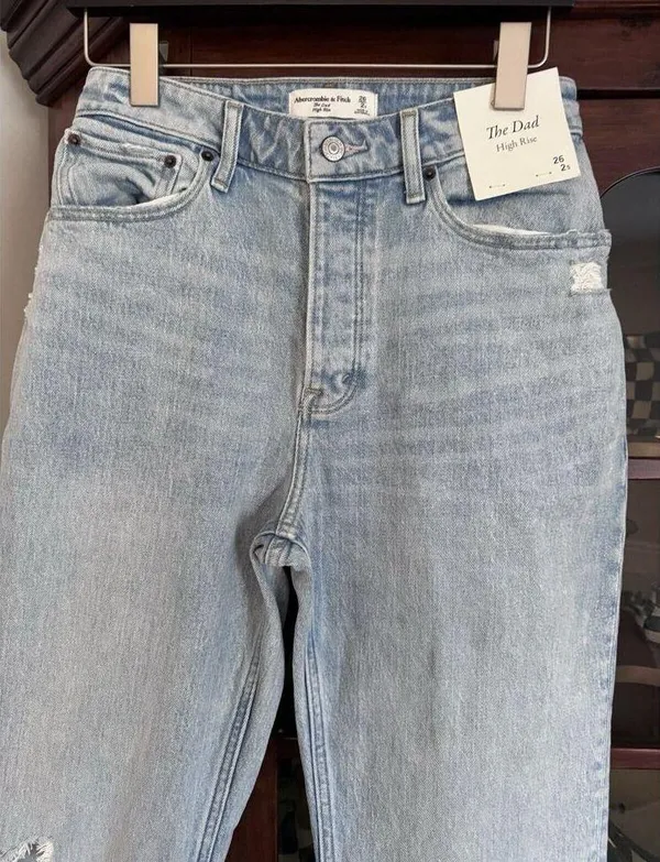 Abercrombie Jeans The Dad High Rise Curve Love, Ripped Wash 26/2S Distressed - Image 12