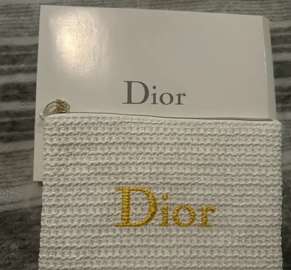 Dior cosmetic bag - Image 4