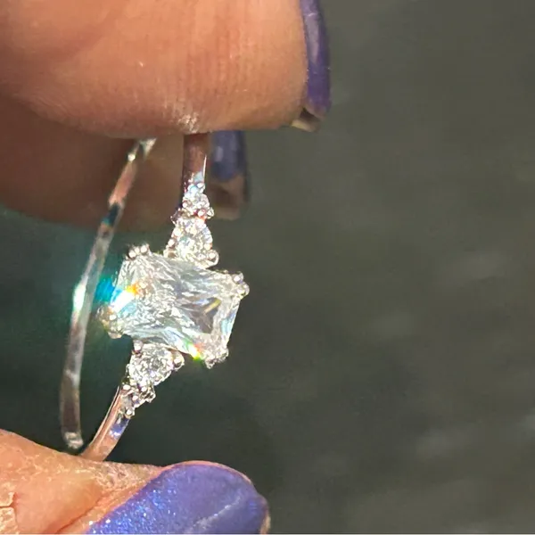 Elegant Silver 925 Ring with Clear Gemstone NWOT - Image 5