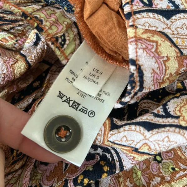 Anthropologie Odette Paisley Crepe Joggers - Image 9