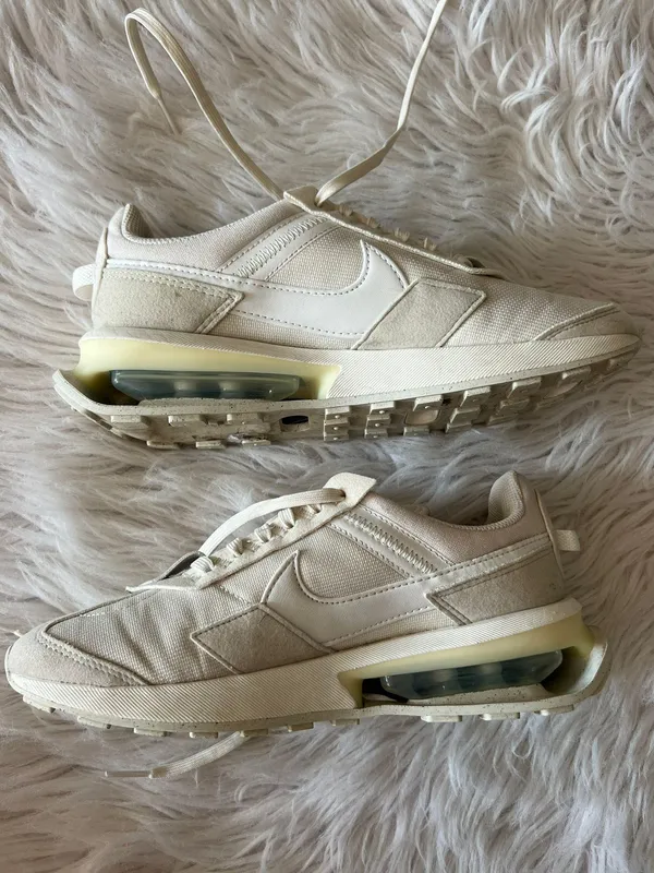 Nike Air Max Sneakers - Image 4
