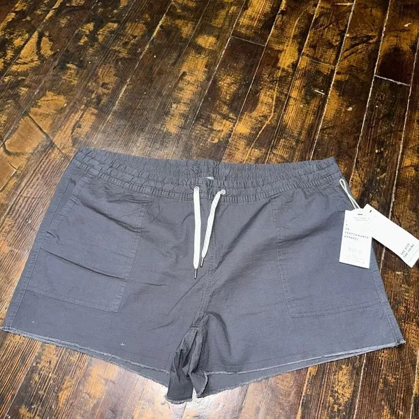 Vuori vintage Ripstop raw hem sporty luxe charcoal XXL short - Image 2