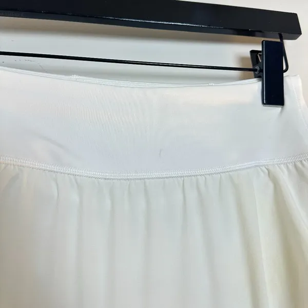 SPANX The Get Moving Tennis Skort in White Size Small - Image 4