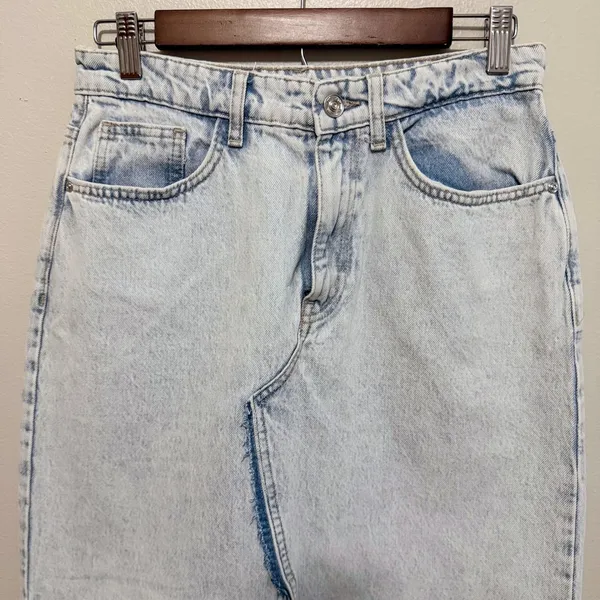 Zara Women's Light Acid Wash Denim Maxi Skirt High Waisted Front‎ Slit Raw Hem M - Image 4