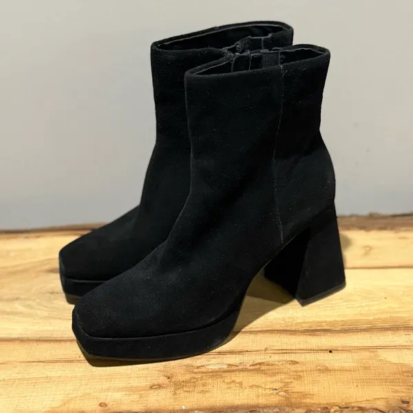 Dolce Vita Gracie Suede‎ Platform Boot Size 6 Black - Image 3