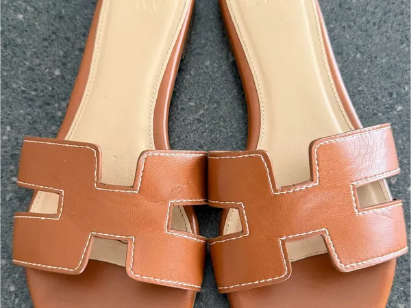 Crown & Ivy Tan  Cutout Slide Mules size 7 - Image 4