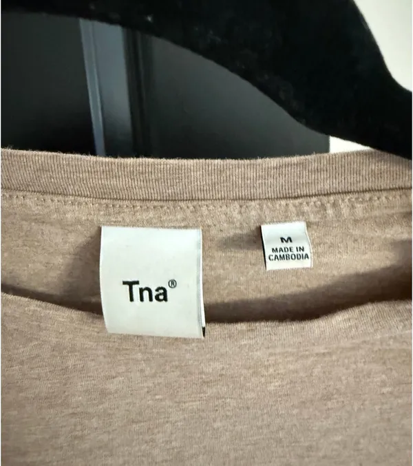 Aritzia TNA crop babe too beige M - Image 3
