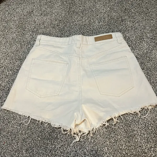 Cotton On Cream Distressed Jean Shorts - Image 2