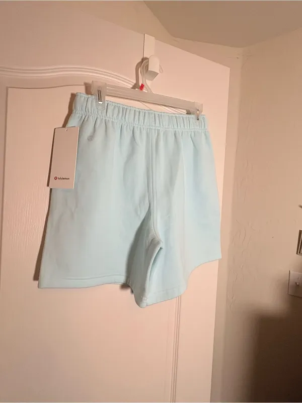 Lululemon Scuba Mid-Rise Oversized Short 7" Graphic. NWT Mint Breeze. SZ Small - Image 2