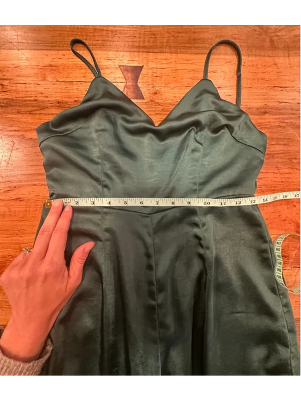 Lulus Emerald Green Satin Sleeveless Wide Leg Jumpsuit Size Small - Image 9