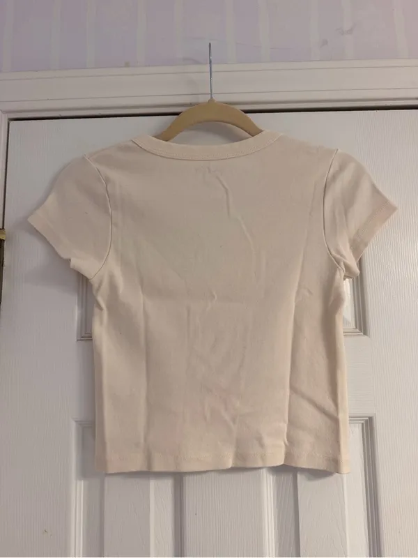 Brandy Melville John Galt Cream 'St. Moritz' Short-Sleeve Tee Size: Small - Image 4