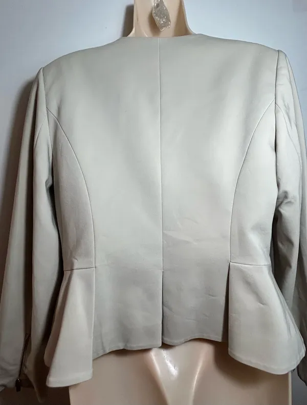 Women's jacket .Size L. $25. - Image 5
