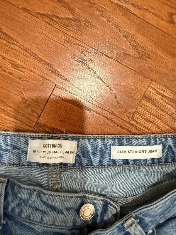 Woman’s Cotton On High Waisted Jeans - Image 5