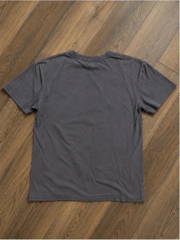 KISS‎ Band Tee Small Gray Distressed Graphic Rock T-Shirt 2020 100% Cotton - Image 3