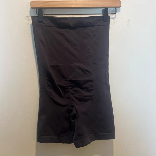 SKIMS- Core Sculpt High Waisted Shorts Black Size L - Image 4