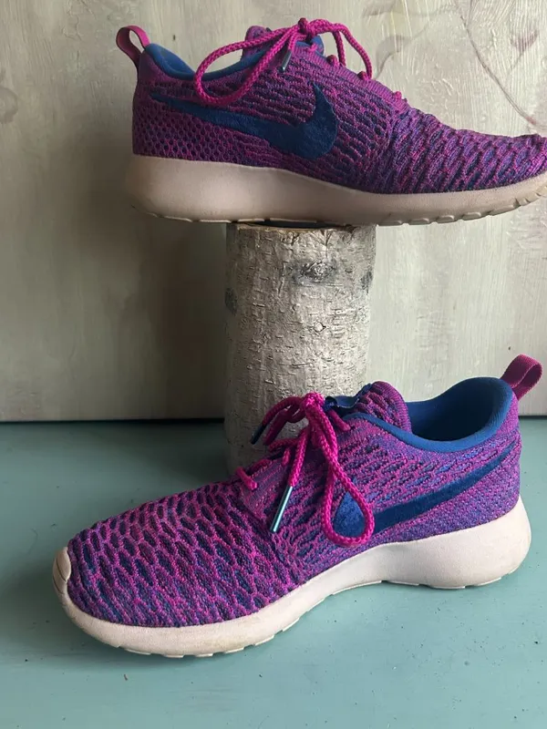 Nike Women's Roshe One Flyknit Fuchsia Flash Sneaker Running Shoes Size 7 Marled - Image 3
